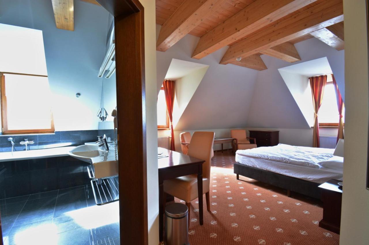 Hotel Hradna Brana Bratislava Eksteriør bilde