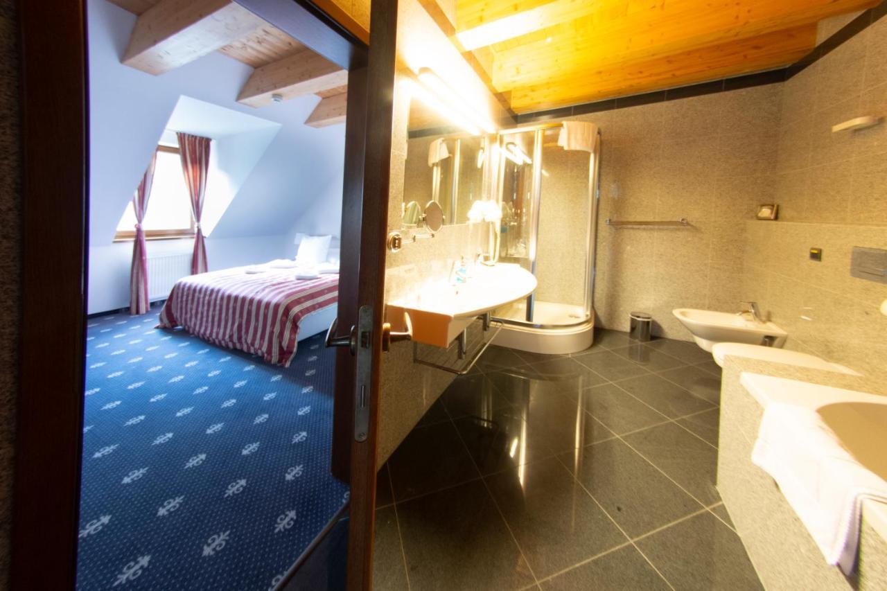 Hotel Hradna Brana Bratislava Eksteriør bilde